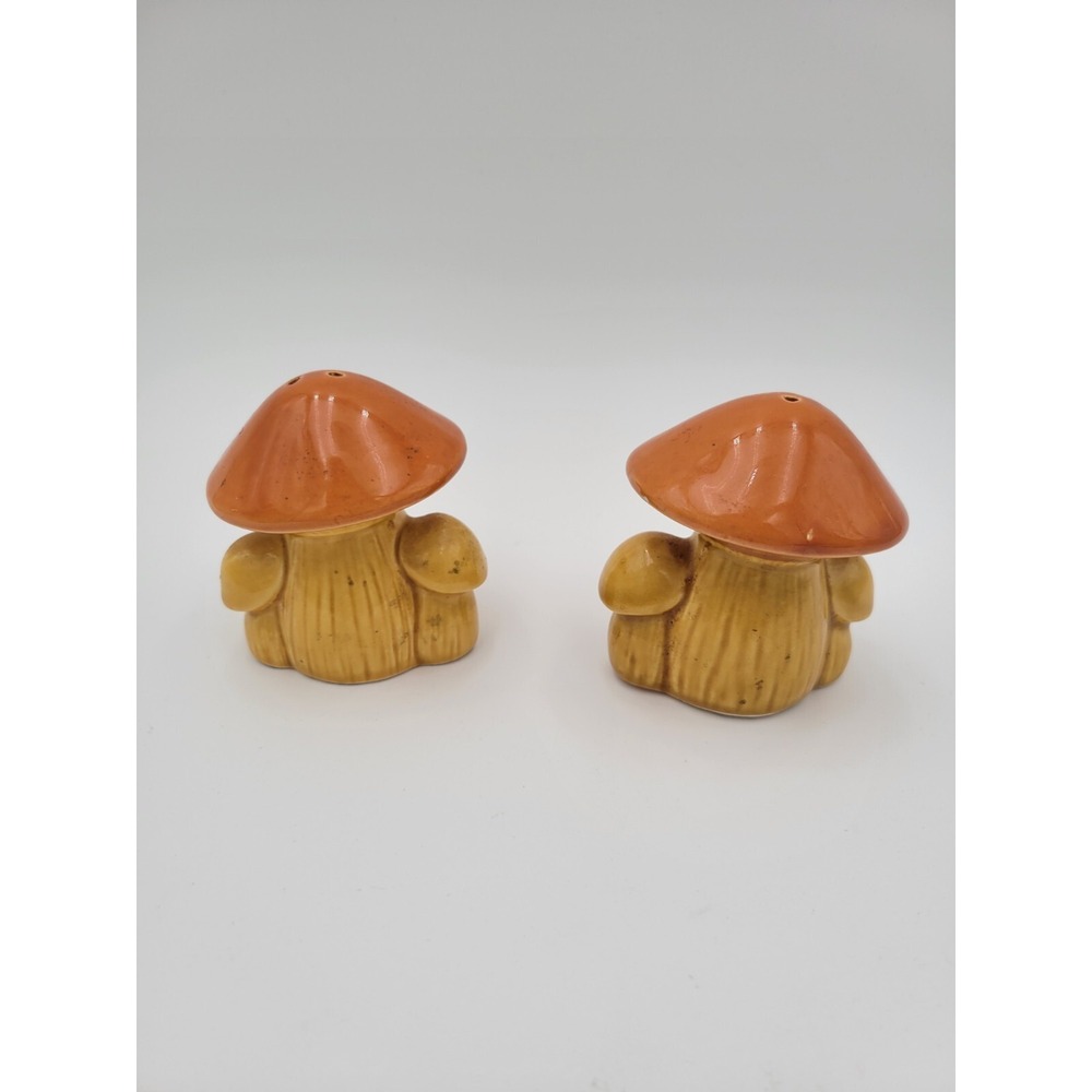 Vintage‎ 1970s Mushroom Salt and Pepper Shakers Orange Yellow Japan